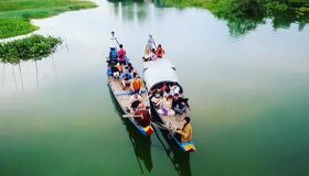 Capture the authentic charm of Vietnam’s cultural scene